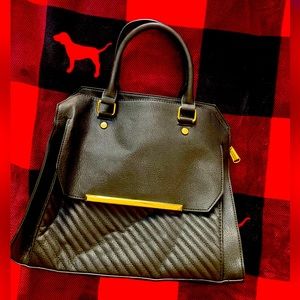 Steve Madden Medium sized handbag. Like new condition
